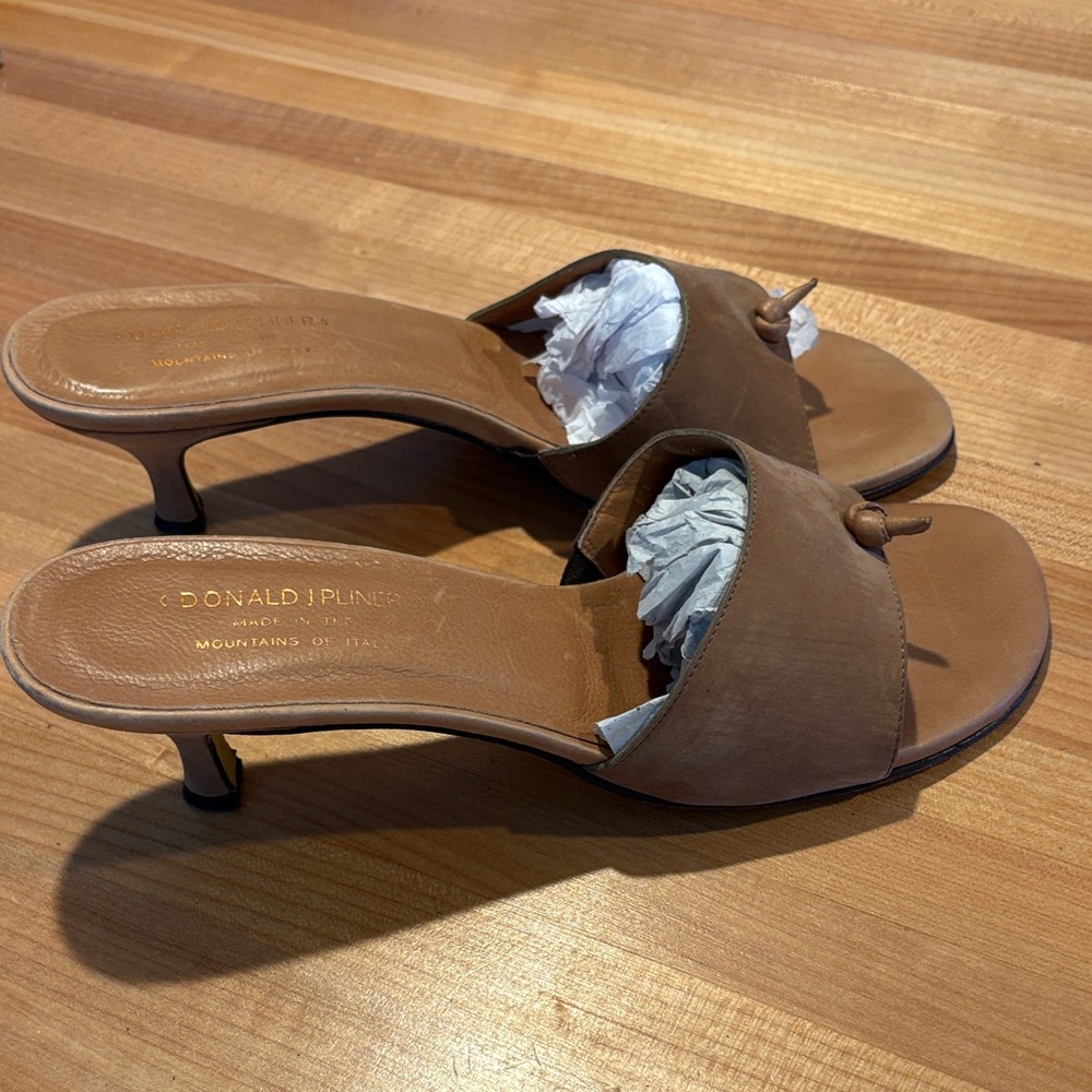 Donald J. Pliner Tan Brown Leather Knotted Toe Kitten Heel Slides- price firm :)